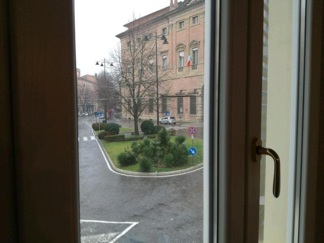 Piazza San Domenico Rooms - Bedinbolognacentro Bagian luar foto